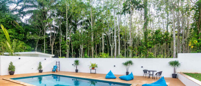 V4_pool-06_pano